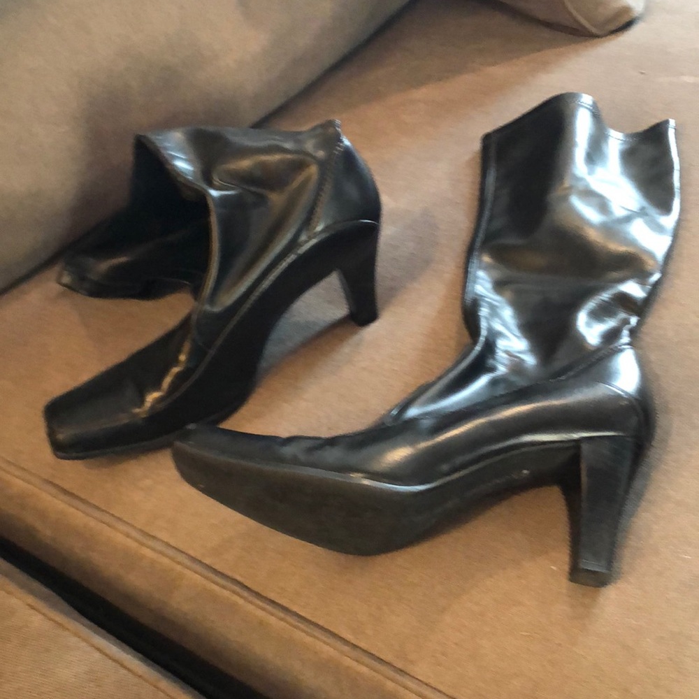 Knee high boots, black